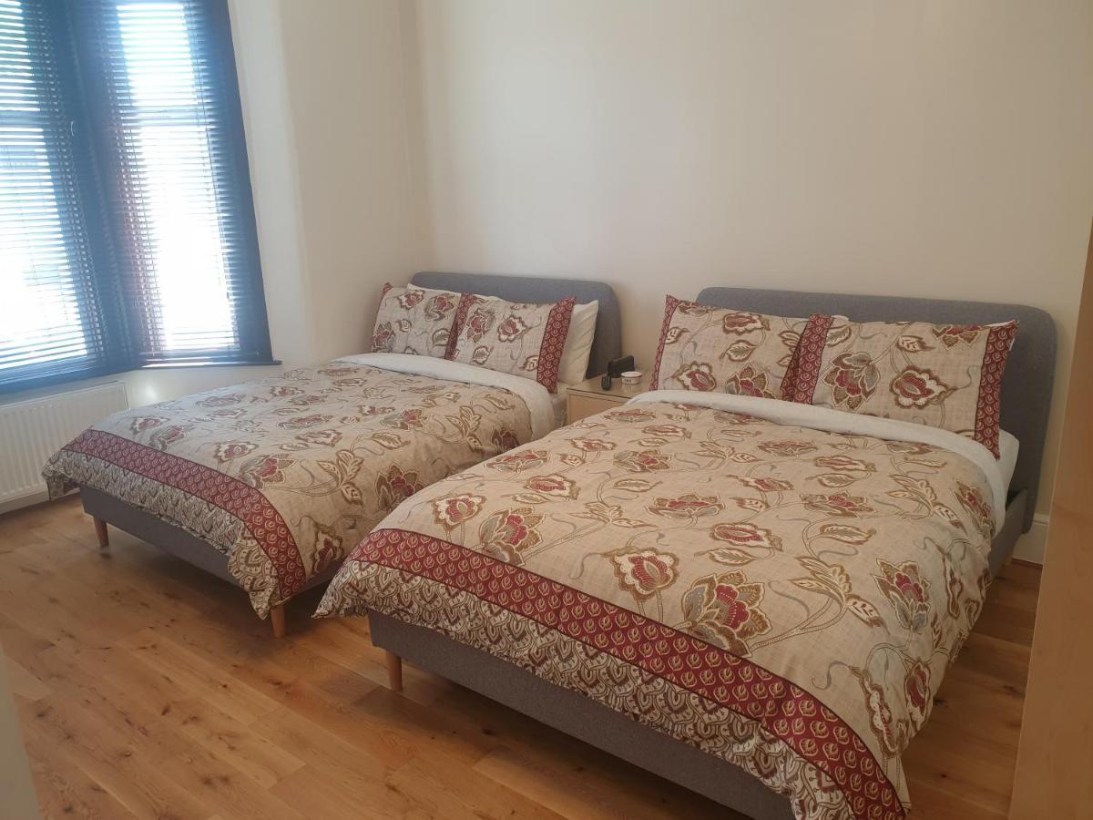 London Luxury 2 Bedroom Flat 5min Walk From Overground, With Free Wifi, Free Parking-sleeps X6 *