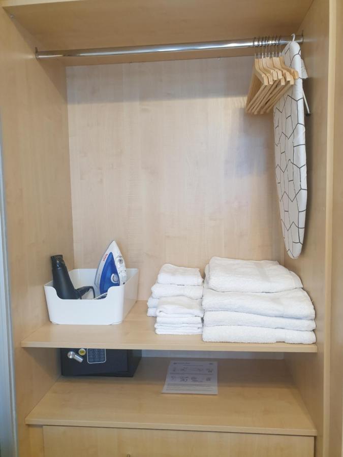 London Luxury 2 Bedroom Flat 5min Walk From Overground, With Free Wifi, Free Parking-sleeps X6 Ilford