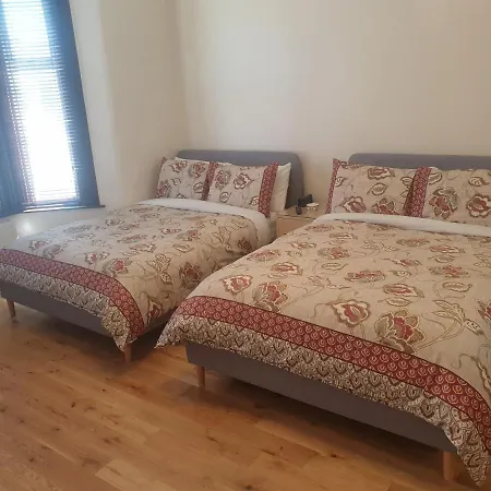 London Luxury 2 Bedroom Flat 5Min Walk From Overground, With Free Wifi, Free Parking-Sleeps X6 Ilford Exterior photo