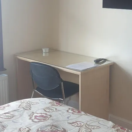 London Luxury 2 Bedroom Flat 5Min Walk From Overground, With Free Wifi, Free Parking-Sleeps X6 Ilford Exterior photo