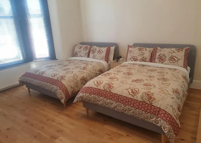 London Luxury 2 Bedroom Flat 5Min Walk From Overground, With Free Wifi, Free Parking-Sleeps X6
