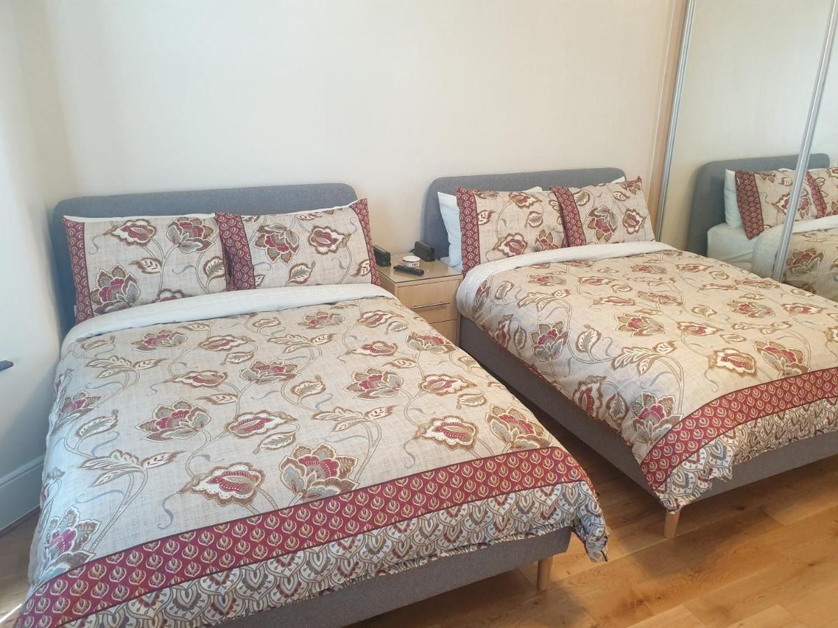 Apartment London Luxury 2 Bedroom Flat 5min Walk From Overground, With Free Wifi, Free Parking-sleeps X6